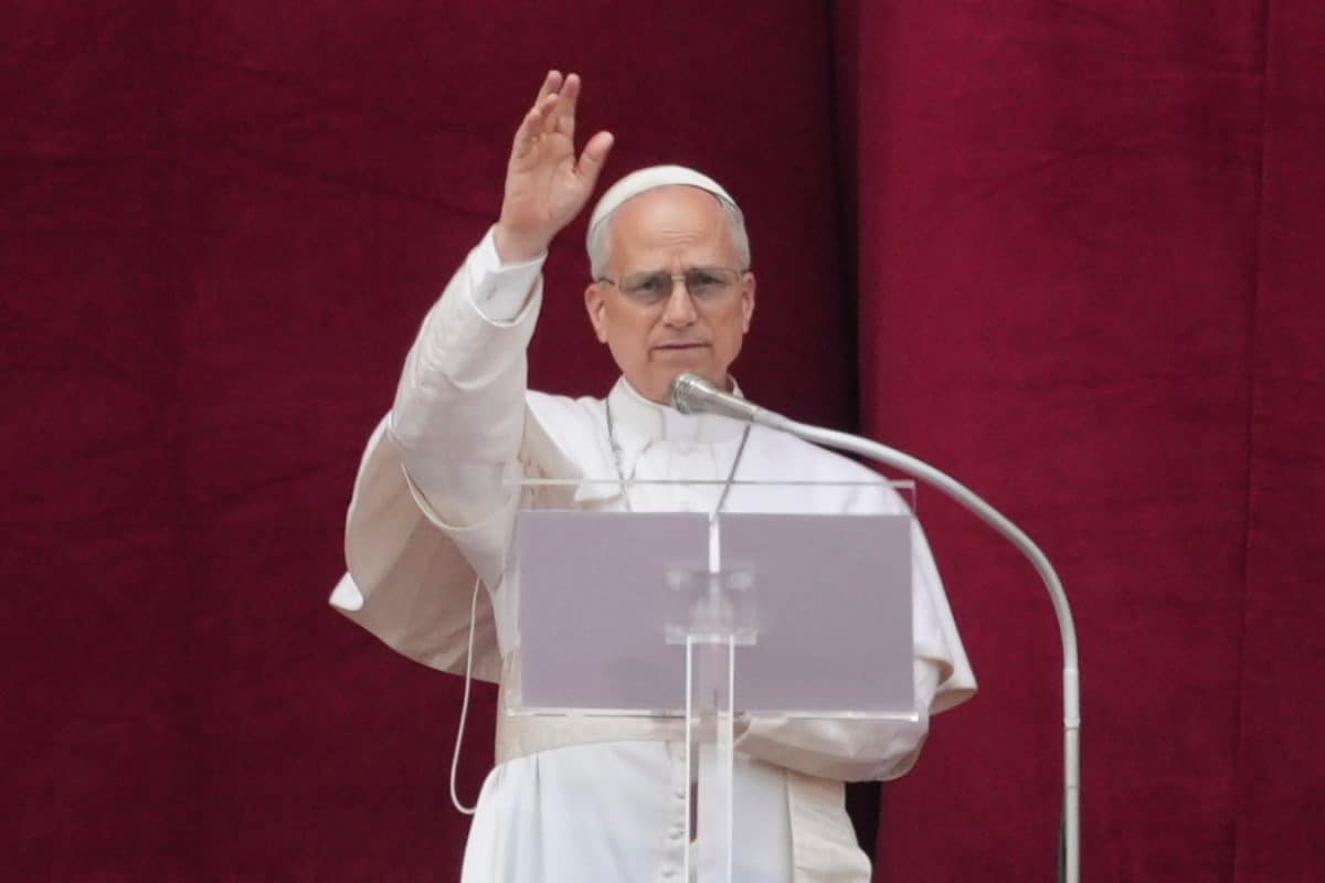 Pope Offers To Mediate Between World Leaders To End Wars