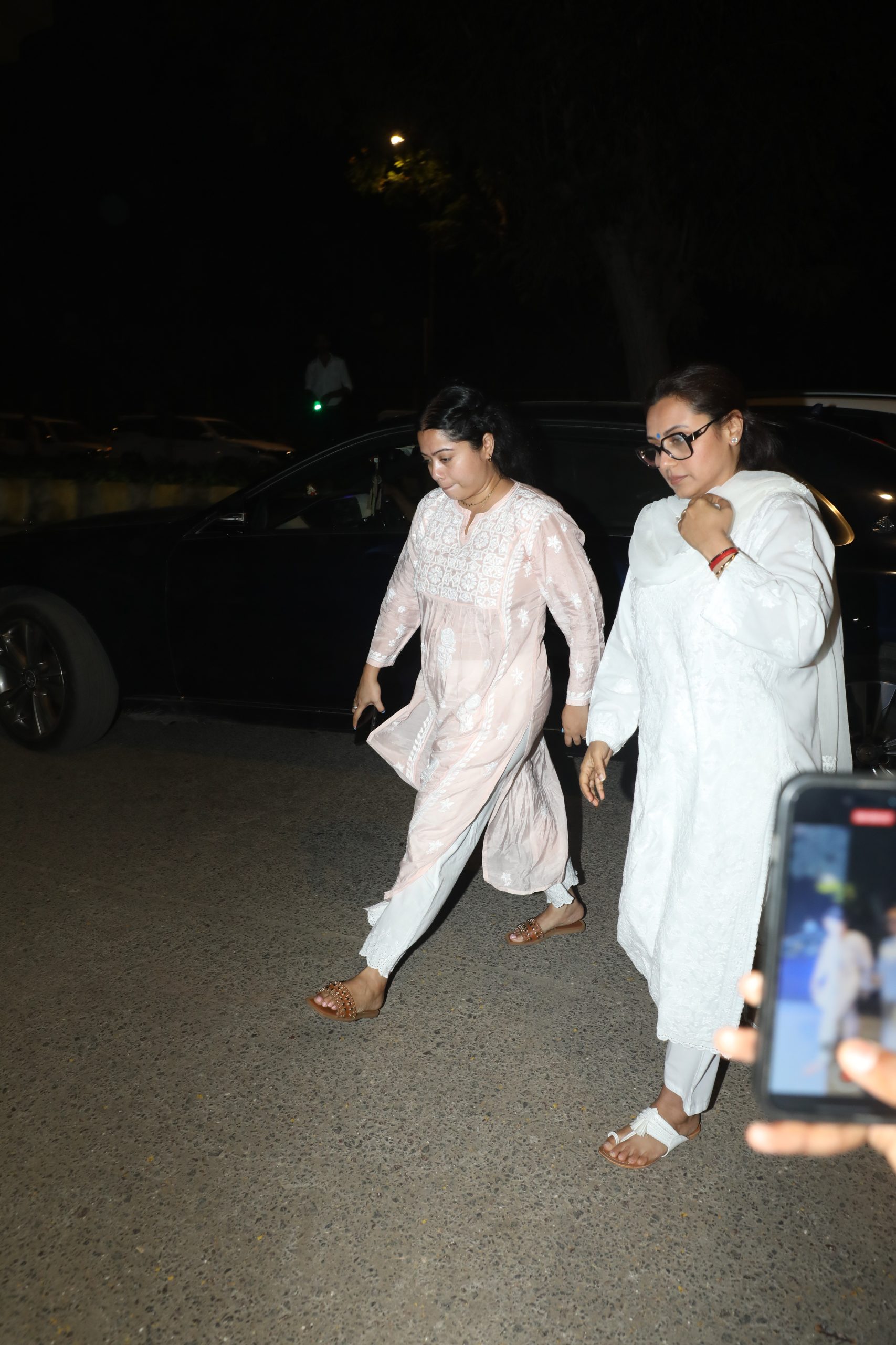 Bollywood actress Rani Mukherjee also arrived at the residence to offer condolences. (Image: Viral Bhayani) Bollywood actress Rani Mukherjee also arrived at the residence to offer condolences. (Image: Viral Bhayani)