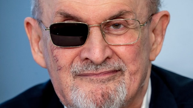 Salman Rushdie's attacker imprisoned for 25 years (AP Image)