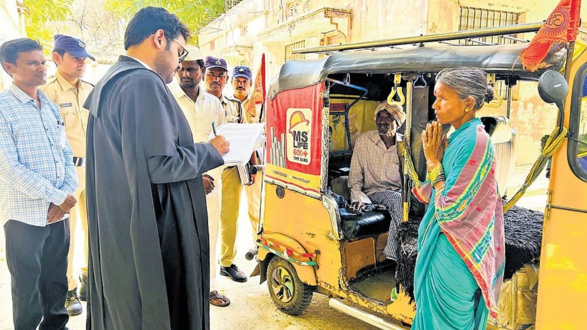 In Compassionate Gesture, Magistrate Hears Ailing Elderly Couple’s Dowry Case Outside Courtroom In Compassionate Gesture, Magistrate Hears Ailing Elderly Couple’s Dowry Case Outside Courtroom