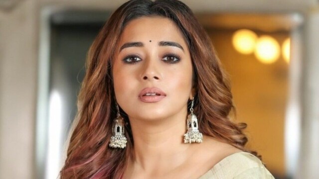 Tinaa Dattaa shuts down trolls after her Instagram post on Pakistan’s military sparked backlash.