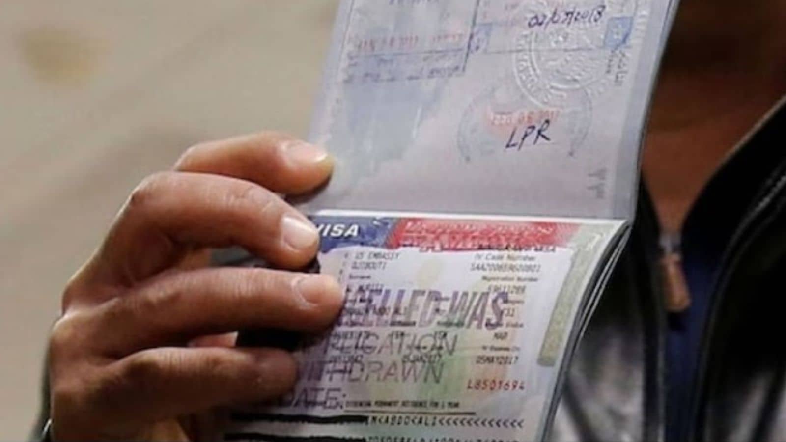 Applying For US Visa? Now, You Have To Disclose All Social Media Handles From Past 5 Years