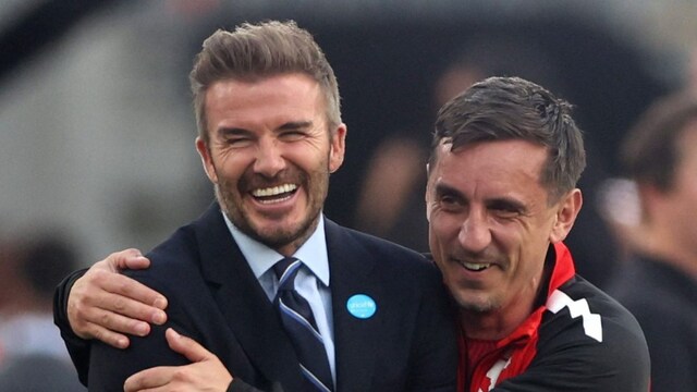 David Beckham, Gary Neville. (X) 