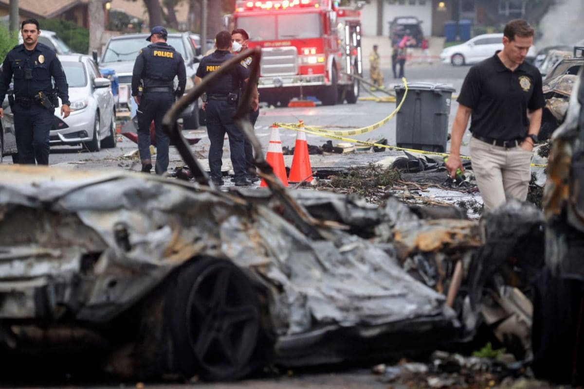Small Plane Crashes Into San Diego Residential Street, One Home Suffers Major Damage