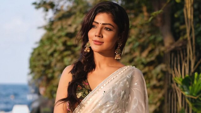 Soniya Bansal shared that she lost peace while being on her acting spree. (Photo Credits: Instagram)

