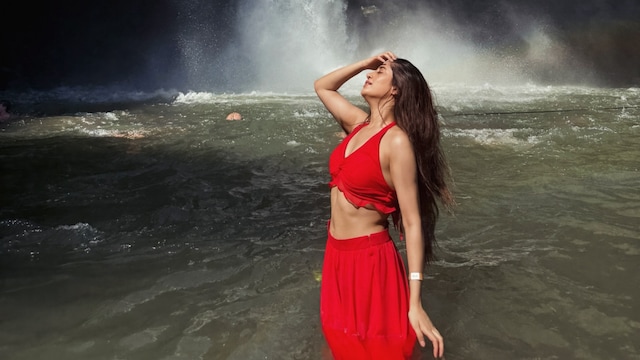 Shivangi Joshi reveals how she balances the chaos of life and work. (Photo Credits: Instagram)



