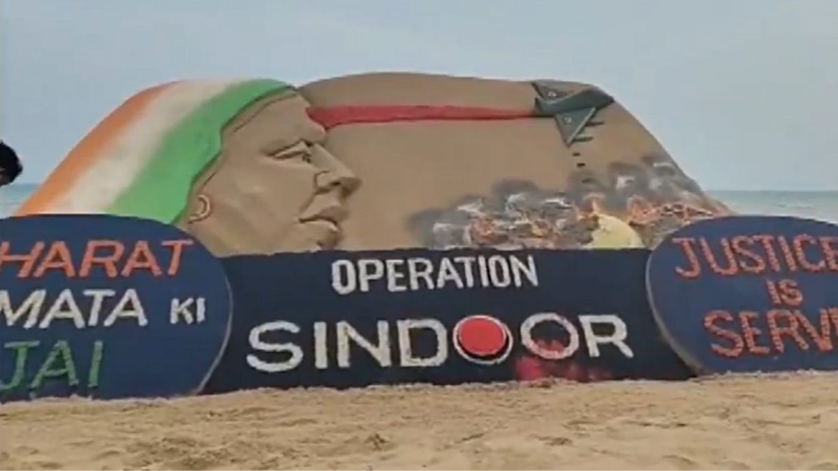 Artist Sudarsan Pattnaik Makes Sand Art On Operation Sindoor To ‘Salute Jawans’ | Watch news image