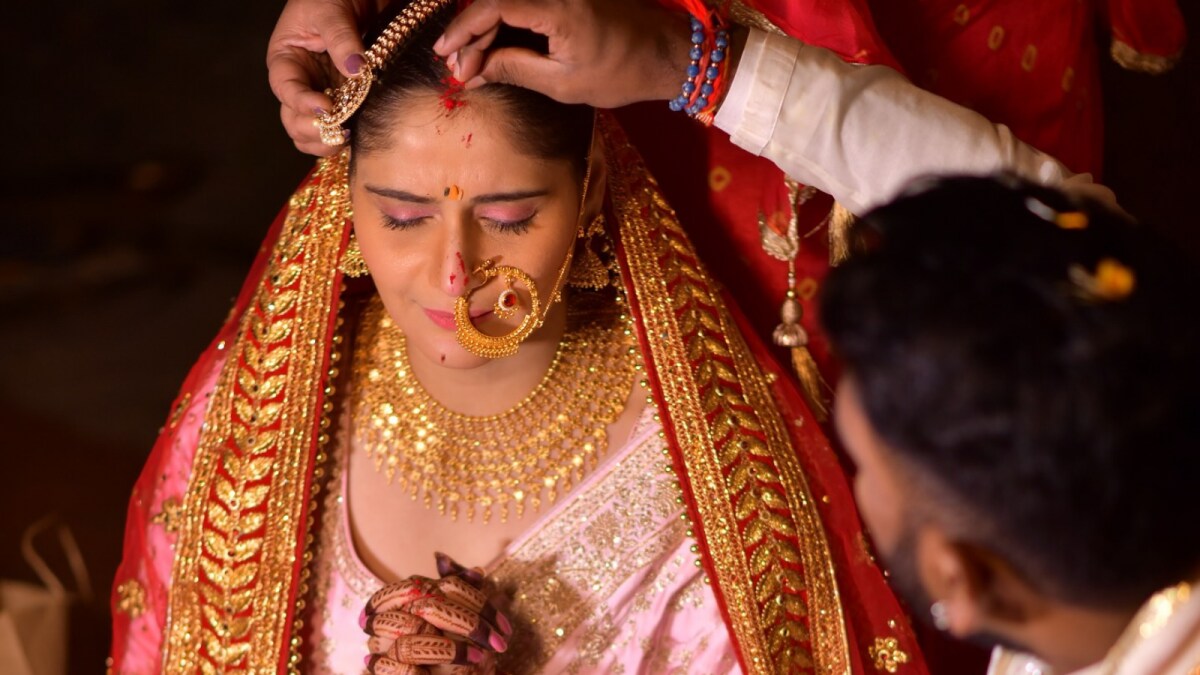 More Pics From Arti Singh, Dipak Chauhan’s First Wedding Anniversary