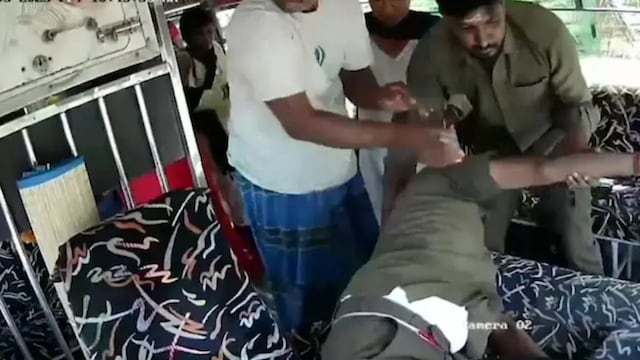 The bus driver, Prabhu, died of heart attack in a moving bus in Tamil Nadu | Image/X
