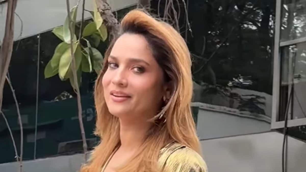 Grab Your Glasses, Ankita Lokhande Brings The Bling In Flowy Golden Dress