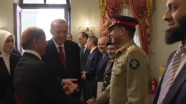 Pakistani Field Marshal Munir Meets Erdogan With PM Shehbaz Sharif. (News 18)