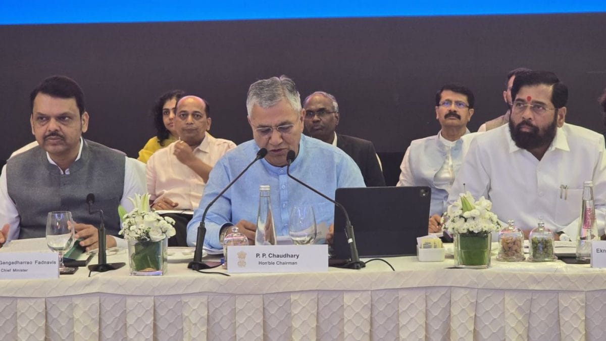 ONOE उचित प्रबंधन पर ध्यान केंद्रित करने में मदद करने के लिए, समय की बचत, पैसा: FADNAVIS, शिंदे JPC से पहले दिखाई देता है