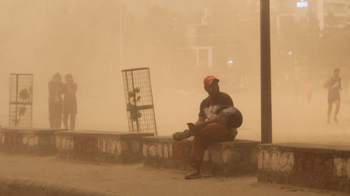 Massive Dust Storm Hits Delhi-NCR After Day Temperatures Touch 50 Degrees Celsius Massive Dust Storm Hits Delhi-NCR After Day Temperatures Touch 50 Degrees Celsius