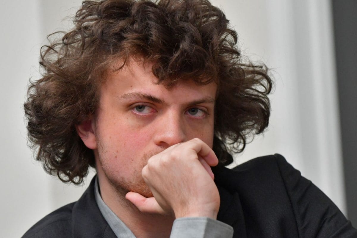 Hans Niemann Takes Massive Dig At Hikaru Nakamura, Claims 'Double Standard'