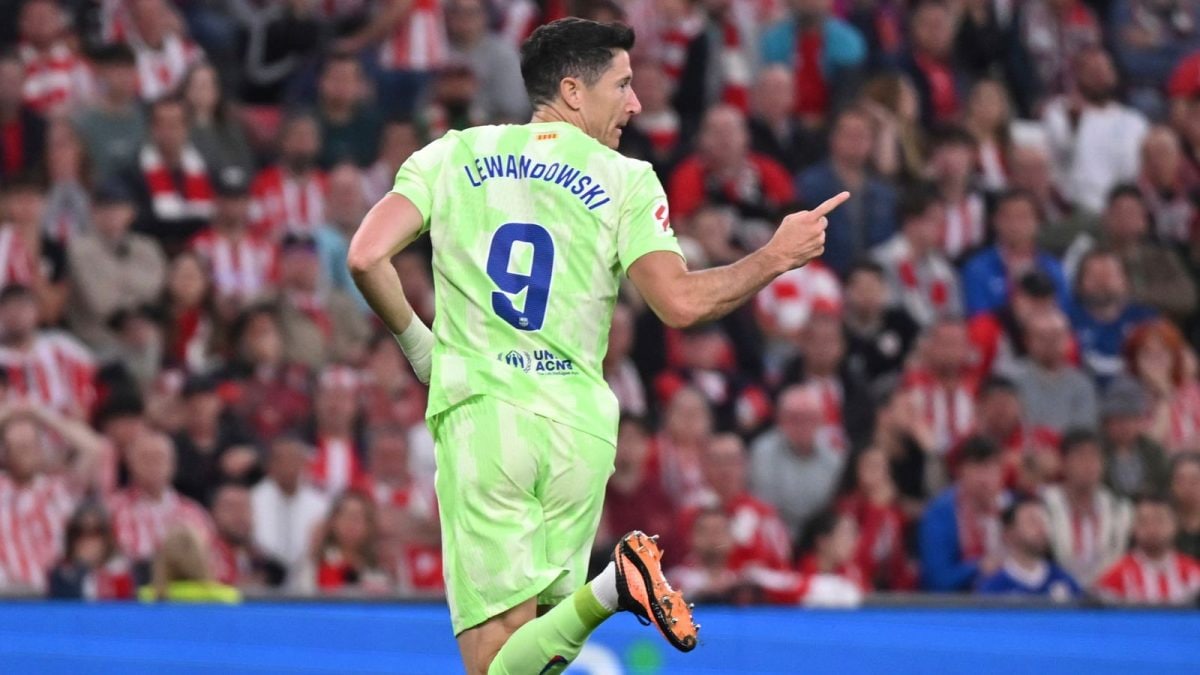 Robert Lewandowski Passes Hundred As Champions Barcelona Sign Off In Style