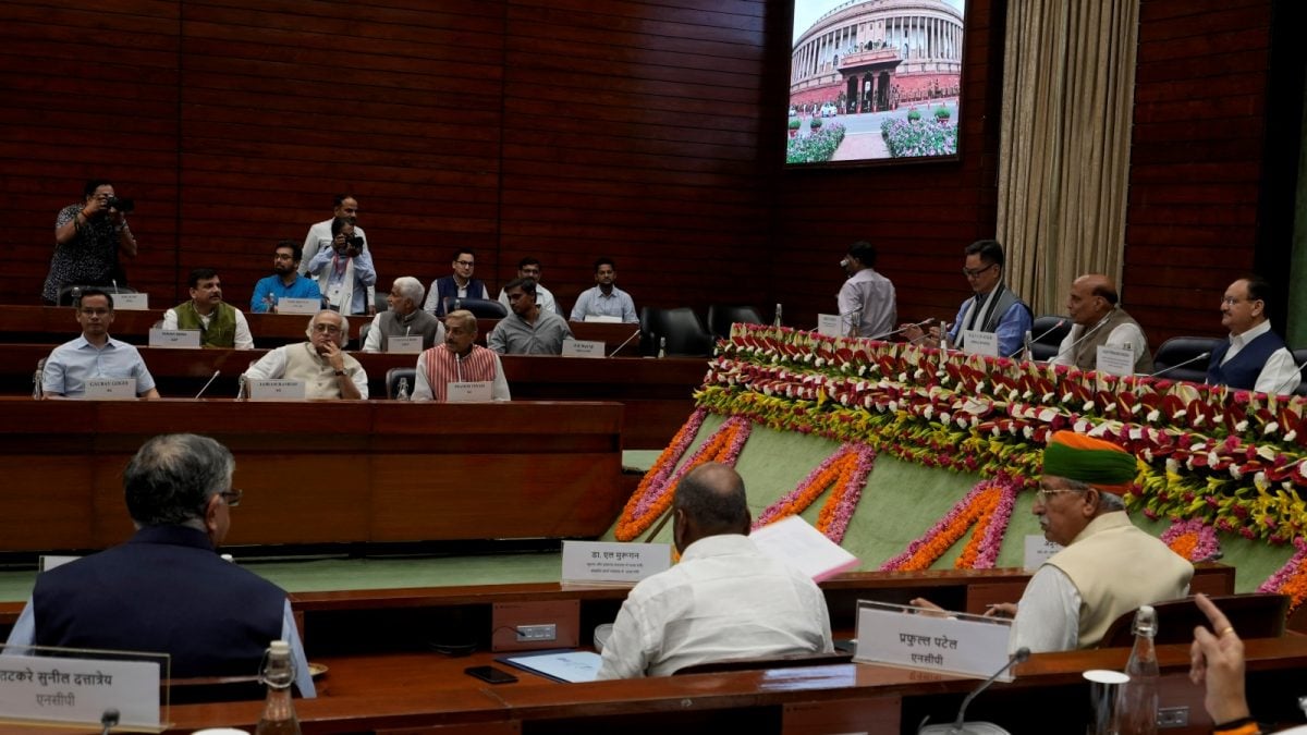 सरकार ने नेताओं को “सिंदूर ऑपरेशन” का संक्षेप में उच्चारण करने के लिए गुरुवार को एक ऑल -पार्टी बैठक आयोजित की है।