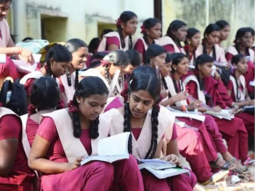 The Kerala General Education Department has stated that the first two weeks of the 2025–2026 academic year will be dedicated to social awareness sessions, rather than the usual textbook-based curriculum. This initiative, the first of its kind in the country, aims to educate students on a range of social issues. (News18 Tamil) The Kerala General Education Department has stated that the first two weeks of the 2025–2026 academic year will be dedicated to social awareness sessions, rather than the usual textbook-based curriculum. This initiative, the first of its kind in the country, aims to educate students on a range of social issues. (News18 Tamil)