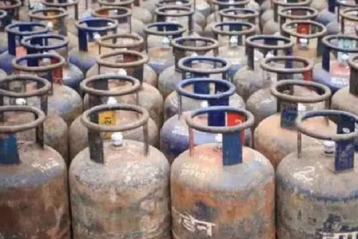 Commercial LPG Price Cut By Rs 14.50; A 19-Kg Cylinder Now Costs Rs 1,747.50 In Delhi; Jet Fuel Rates Fall 4%