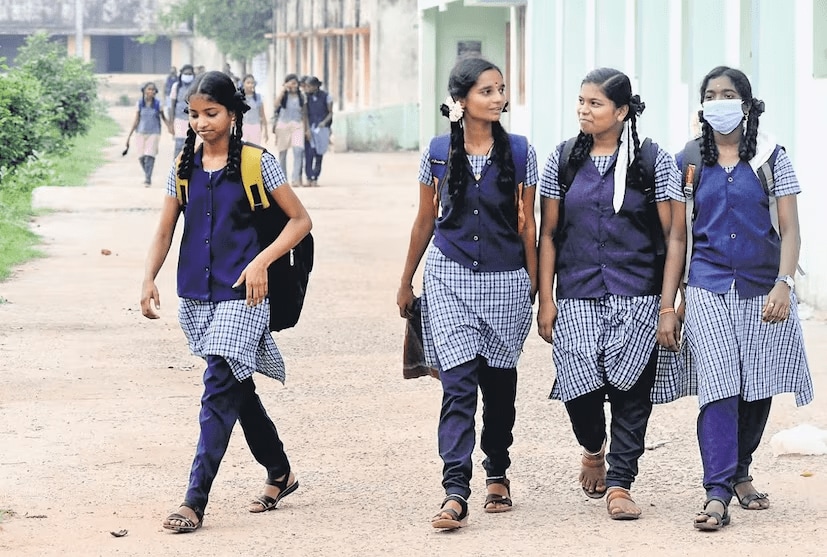 According to the Transport Department, 570 special buses will be operated from Chennai’s Koyambedu to destinations including Tiruvannamalai, Trichy, Kumbakonam, Madurai, Tirunelveli, Nagercoil, Thoothukudi, Coimbatore, Salem and other towns on May 30. On May 31, 605 special buses will be operated from the same terminal. (News18 Tamil) 