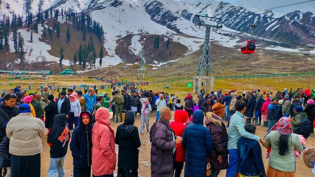 Tourists lined up at a Gondola cable car station in Gulmarg. (PTI File)
