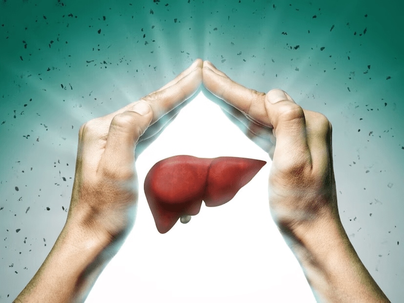 How To Reduce Fatty Liver Dr Ananya Gupta, a gastroenterologist at AIIMS, says fatty liver in its early stage is reversible. She advises making changes in daily habits, especially diet and lifestyle. The first step is to avoid alcohol and high-fat foods. In addition, incorporating turmeric, milk thistle, and green tea into your diet can be beneficial. (News18 Telugu) How To Reduce Fatty Liver Dr Ananya Gupta, a gastroenterologist at AIIMS, says fatty liver in its early stage is reversible. She advises making changes in daily habits, especially diet and lifestyle. The first step is to avoid alcohol and high-fat foods. In addition, incorporating turmeric, milk thistle, and green tea into your diet can be beneficial. (News18 Telugu)