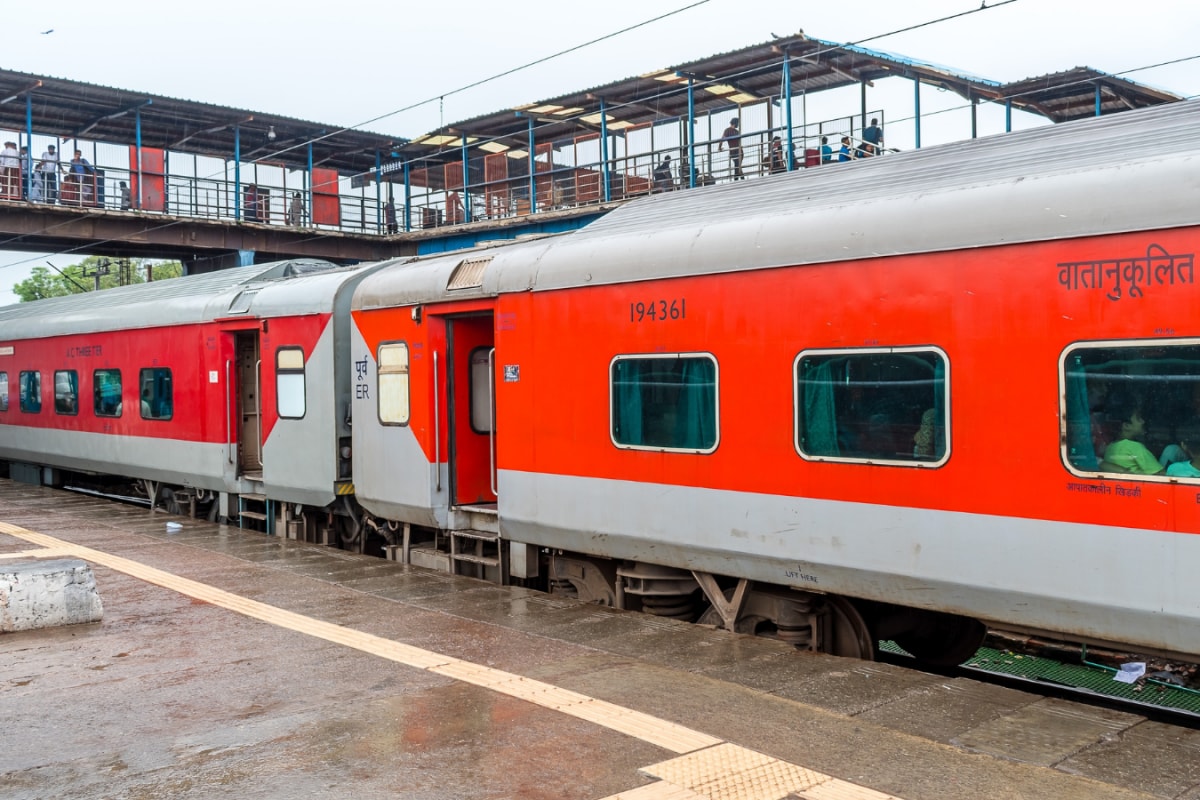 Dividend Stock: Railway PSU Announces Final Dividend For FY25, Shares Rally 5%