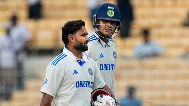 Rishabh Pant (left) and Shubman Gill during a Test match. (PTI Photo) 