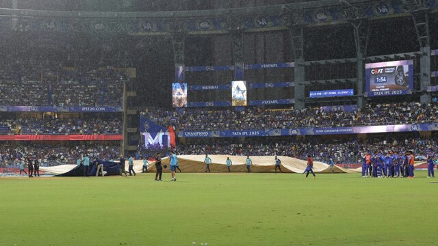  MI and DC are acceptable   to clash astatine  the Wankhede Stadium tonight. (BCCI Photo)