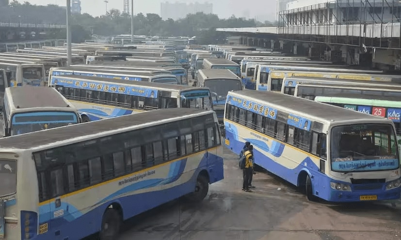 The Transport Department has stated that the number of special buses may be increased based on demand. Passengers planning long-distance travel have been advised to book their tickets in advance to avoid overcrowding and ensure a hassle-free journey. (News18 Tamil) 
