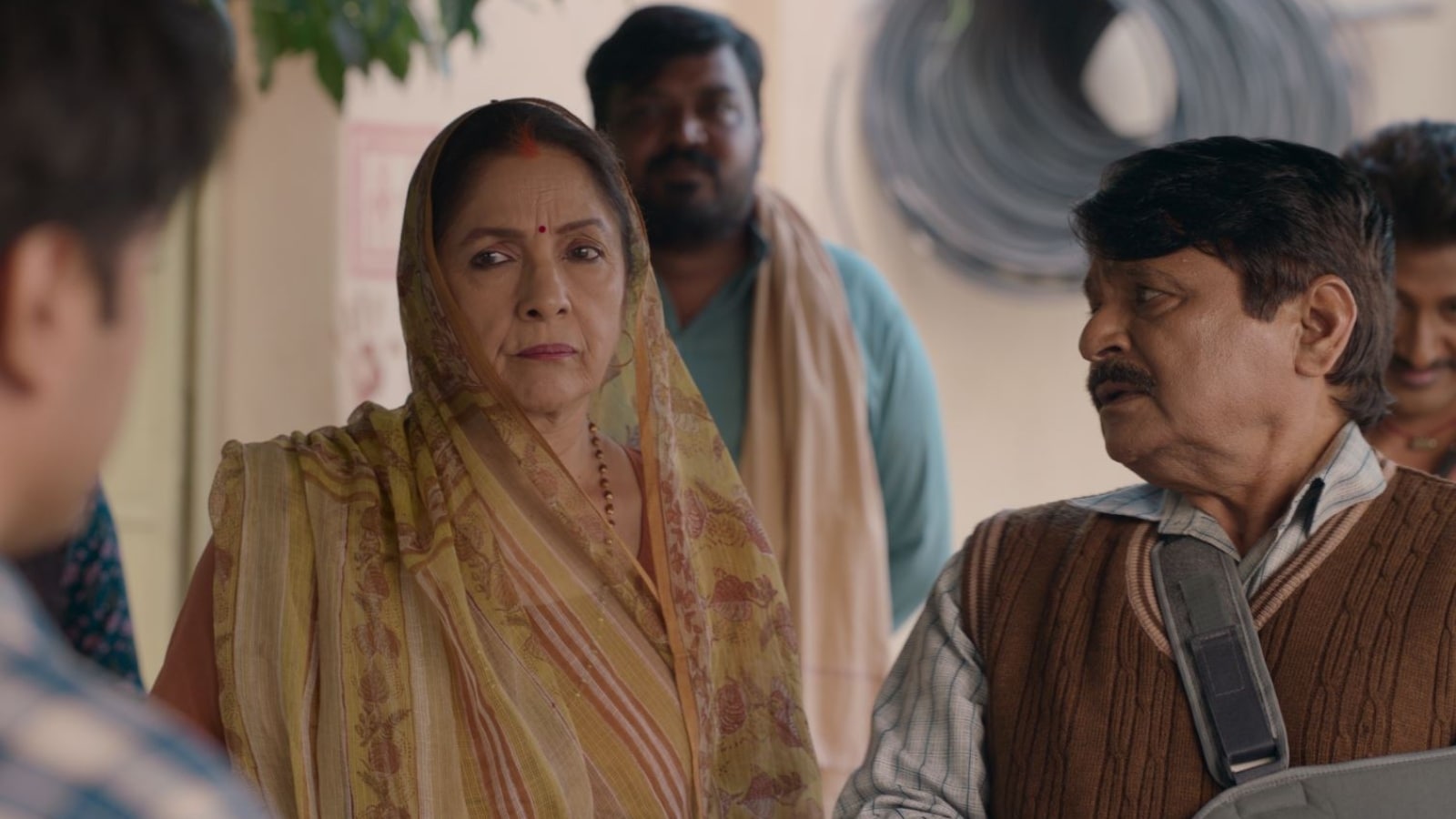 Neena Gupta on Manju Devi's Growth in Panchayat