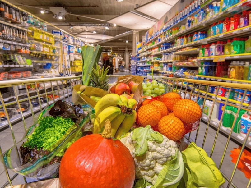 DMart is a store where you can find all at one stop including groceries, spices, clothes, and household essentials. The best part is that most of these items are sold below their MRP, making DMart a favourite shopping destination for the average consumer. (News18 Hindi) DMart is a store where you can find all at one stop including groceries, spices, clothes, and household essentials. The best part is that most of these items are sold below their MRP, making DMart a favourite shopping destination for the average consumer. (News18 Hindi)