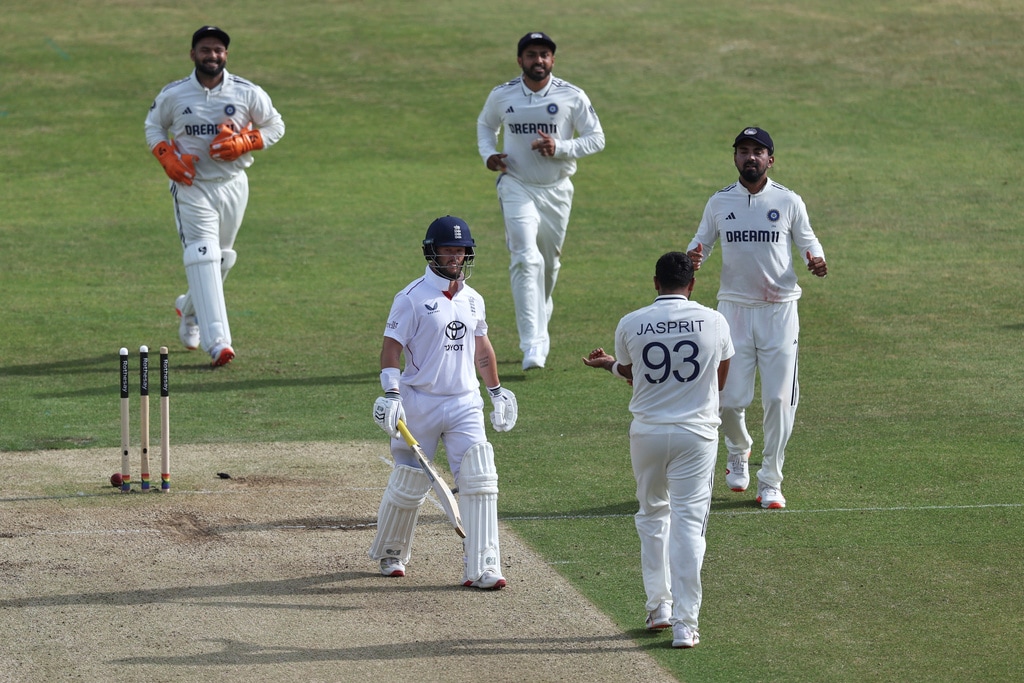 India's Jasprit Bumrah (93) and teammates celebrate the dismissal of England's Ben Duckett, center, on day two of the first cricket test match between England and India at Headingley in Leeds, England, Saturday, June 21, 2025. (AP Photo/Scott Heppell) India's Jasprit Bumrah (93) and teammates celebrate the dismissal of England's Ben Duckett, center, on day two of the first cricket test match between England and India at Headingley in Leeds, England, Saturday, June 21, 2025. (AP Photo/Scott Heppell)