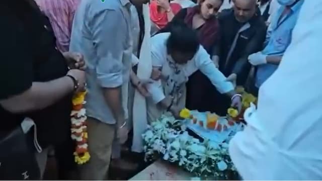 The crew member's mortal remains reached her home on Monday. 