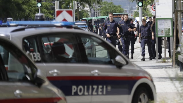 AFP)