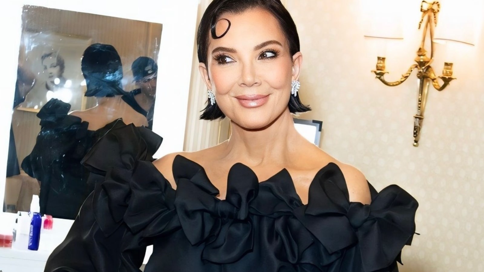 Kim Kardashian Finally Reacts To Kris Jenner's Jaw-Dropping Transformation  | Hollywood News - News18