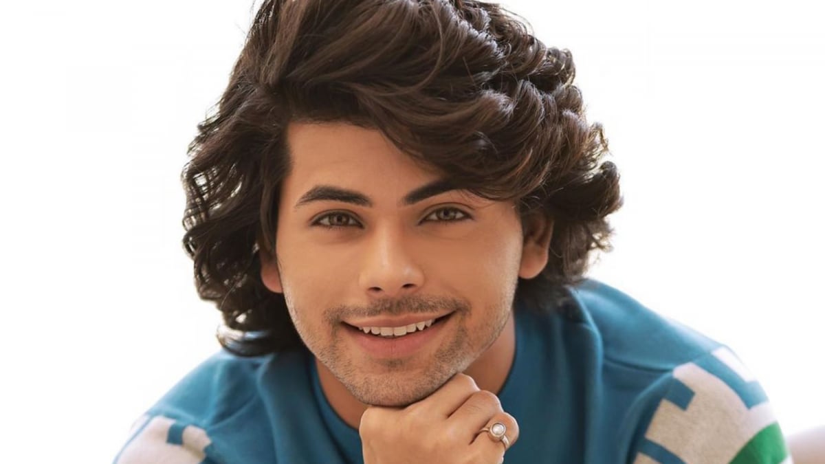 Fans, Siddharth Nigam Is Shooting For A Web Series In Bareilly Fans, Siddharth Nigam Is Shooting For A Web Series In Bareilly