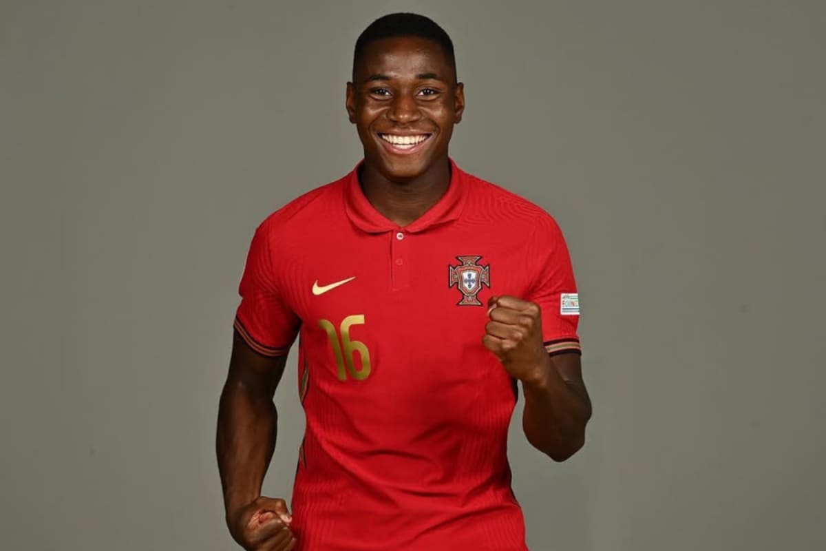 Transfer News: Chelsea Sign Dario Essugo Just In Time For Club World Cup