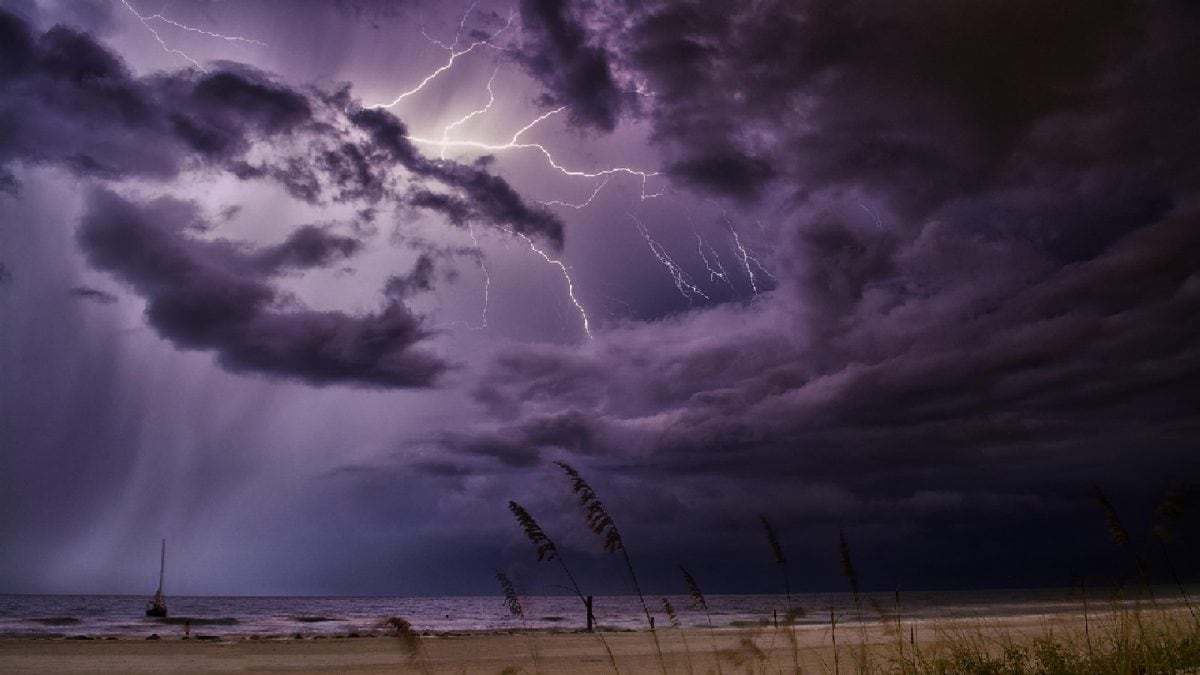 Honeymoon Turns To Horror As Lightning Kills Man At Florida Beach