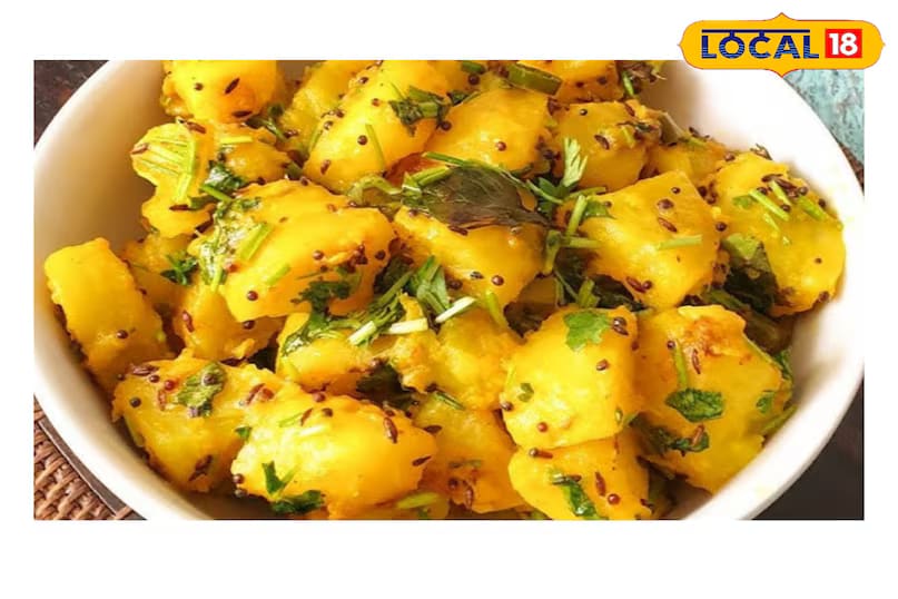 Lifestyle and food expert Pooja, who has been working in this field for over eight years, says potatoes are one of the most commonly fried vegetables. However, frying destroys most of their nutrients. If you consume boiled potatoes instead, you get the full nutritional benefit. That’s why it’s better to use potatoes only after boiling. (News18 Hindi) Lifestyle and food expert Pooja, who has been working in this field for over eight years, says potatoes are one of the most commonly fried vegetables. However, frying destroys most of their nutrients. If you consume boiled potatoes instead, you get the full nutritional benefit. That’s why it’s better to use potatoes only after boiling. (News18 Hindi)