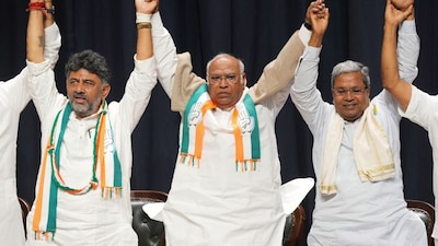 After meeting Congress president Mallikarjun Kharge at his Bengaluru residence, Shivakumar addressed the media. File pic/PTI