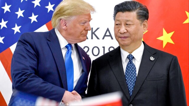 US President Donald Trump, left, shakes hands with China's President Xi Jinping (File photo/AP)