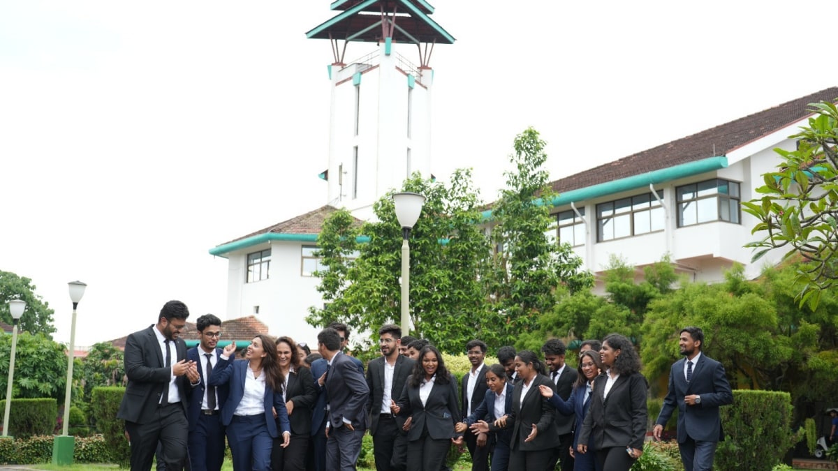 IIM Kozhikode Welcomes MBA Class Of 2025–27 With Over 50% Women Candidates | Education and Career News