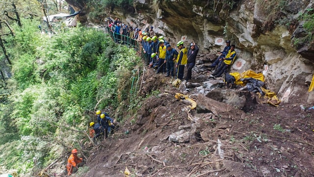 Rescue work underway, a day after landslide hit pilgrims near Kainchi Bhairav Mandir located on the trek route to Yamunotri, in Uttarkashi district. (PTI)