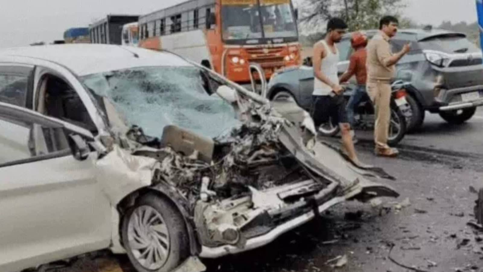 4 Killed, 3 Injured As Truck, Car Collide In Uttar Pradesh’s Barabanki ...