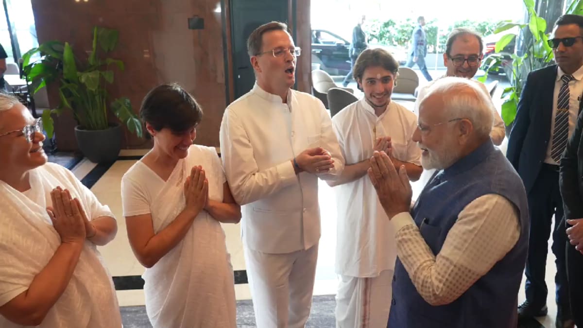 PM Modi Welcomed With Chants Of ‘Gayatri Mantra’ In Croatia | Watch
