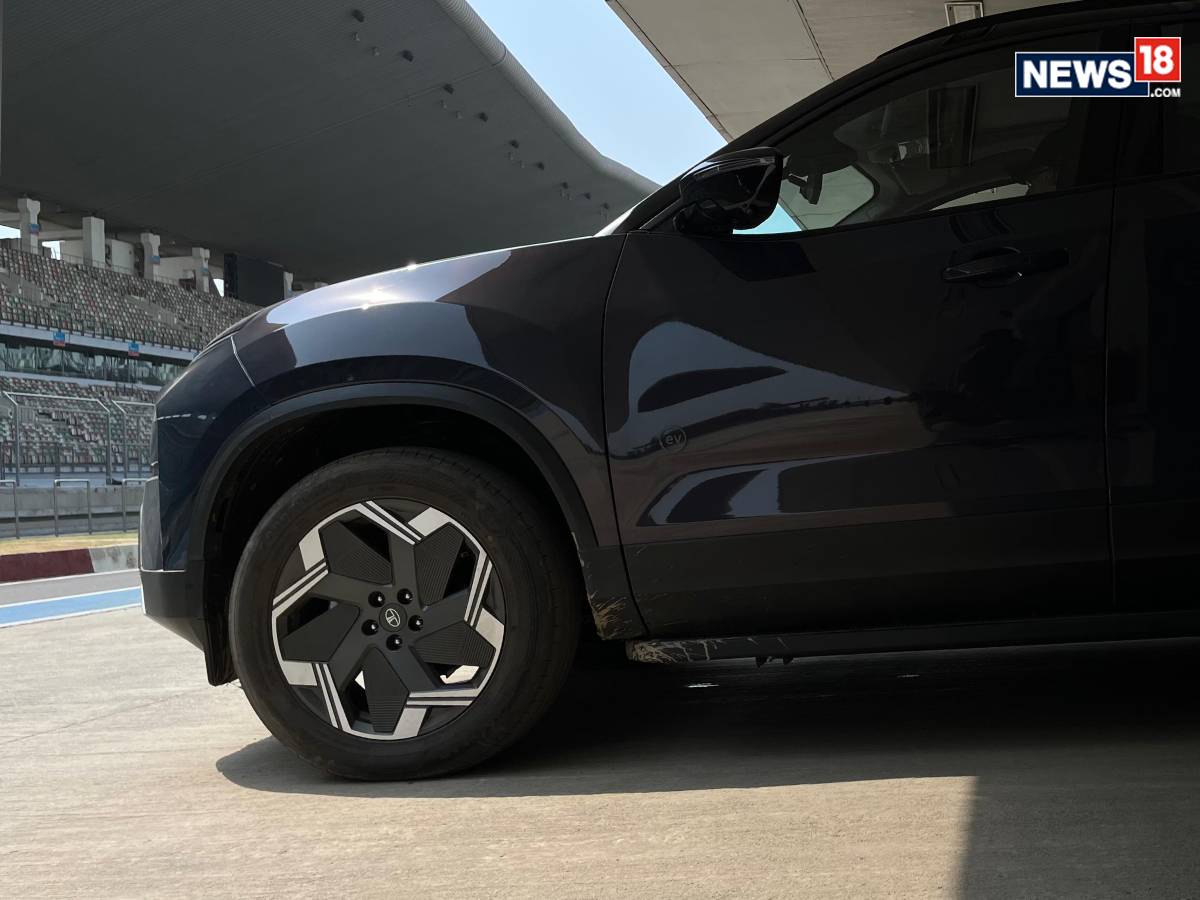 Tata Harrier Electric. (Photo: Shahrukh Shah/ News18) Tata Harrier Electric. (Photo: Shahrukh Shah/ News18)