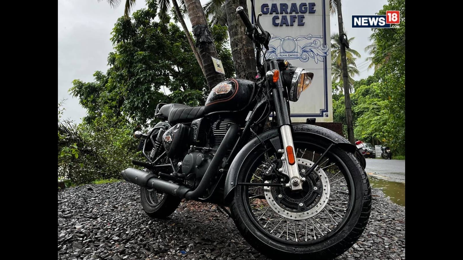 Royal Enfield Bullet 350. (Photo: Shahrukh Shah/ News18)