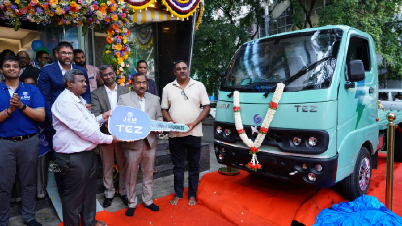 Jupiter Electric Mobility Opens New Showroom In Bengaluru