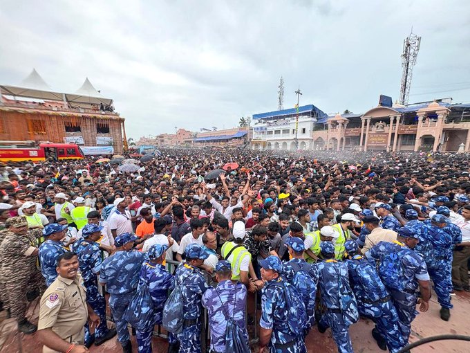 Like every year, devotees from all across the country and abroad participate in the event. (Image: X) Like every year, devotees from all across the country and abroad participate in the event. (Image: X)