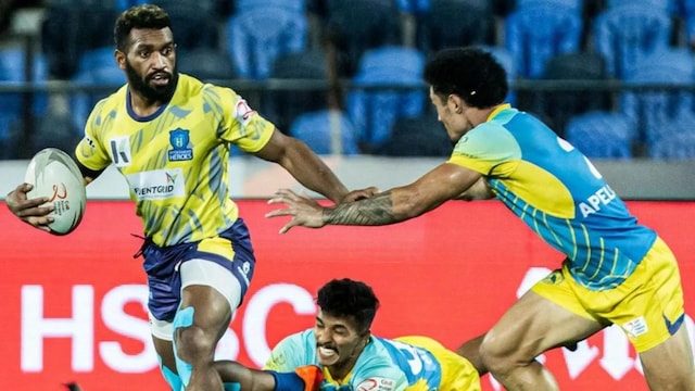 Hyderabad Heroes (L) go to the top of the table with their win. (RPL). 